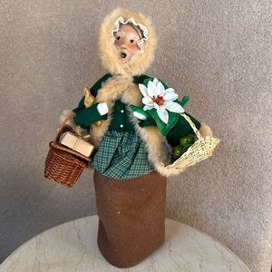 Byers’ Choice Ltd. Rare Caroler holding gingerbread man, basket of apples